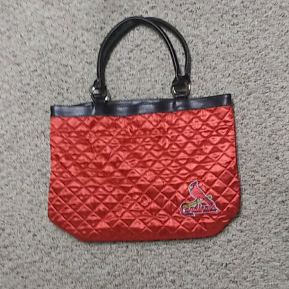 Women's quilted handbag.